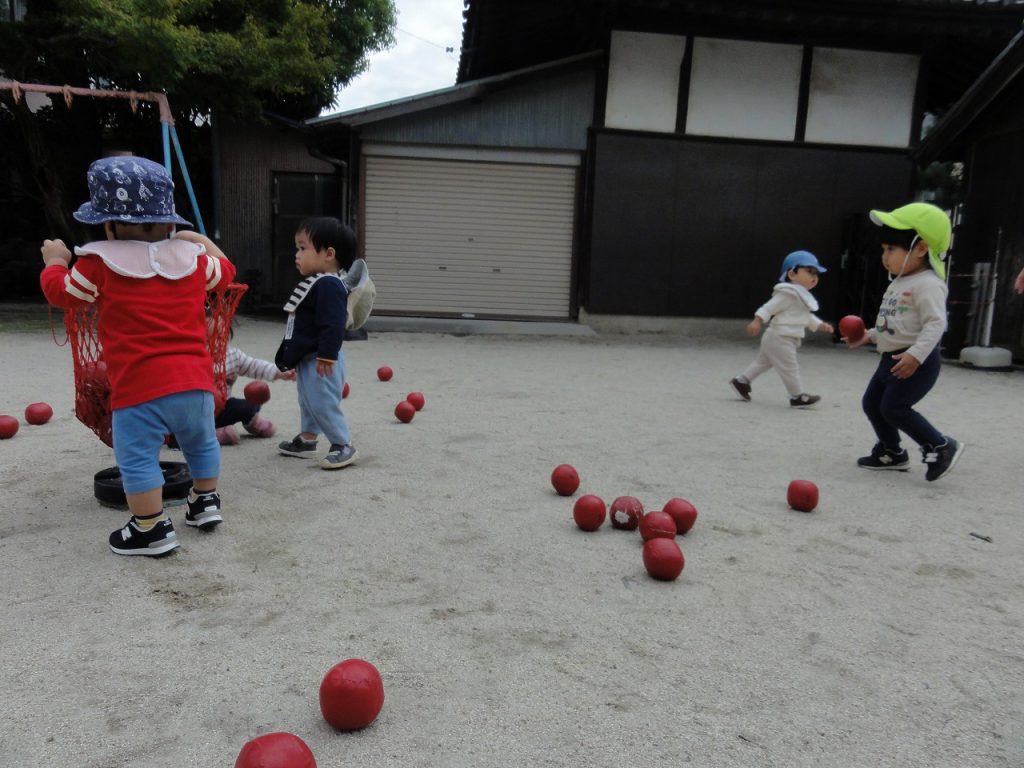 お外遊びがたのしいよ！！