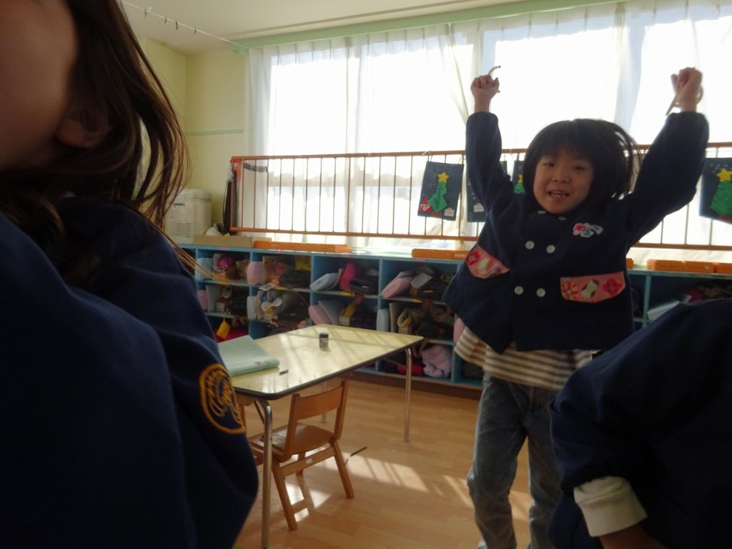 ドミノ倒しに夢中になっています！